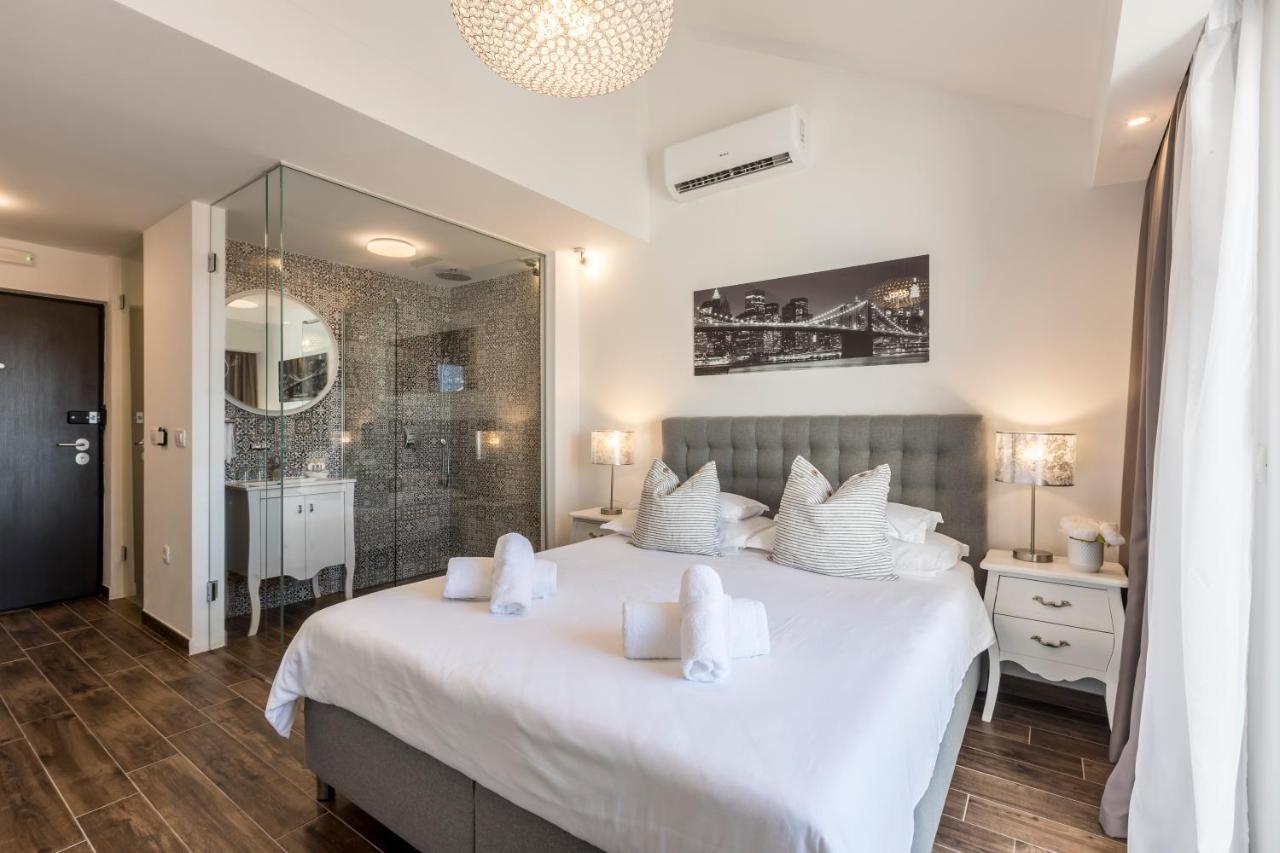 Ostanak kod kuće Hvar De Luxe 1